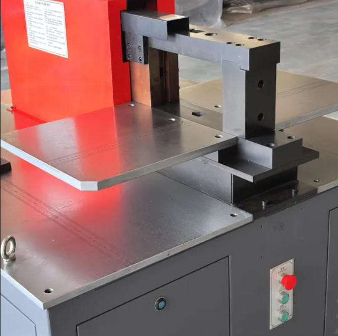 303U-3-C 三合一手動液壓銅排加工機